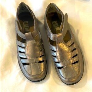 DREW PEWTER LEATHER FISHERMAN STYLE SANDALS.   NEW IN BOX